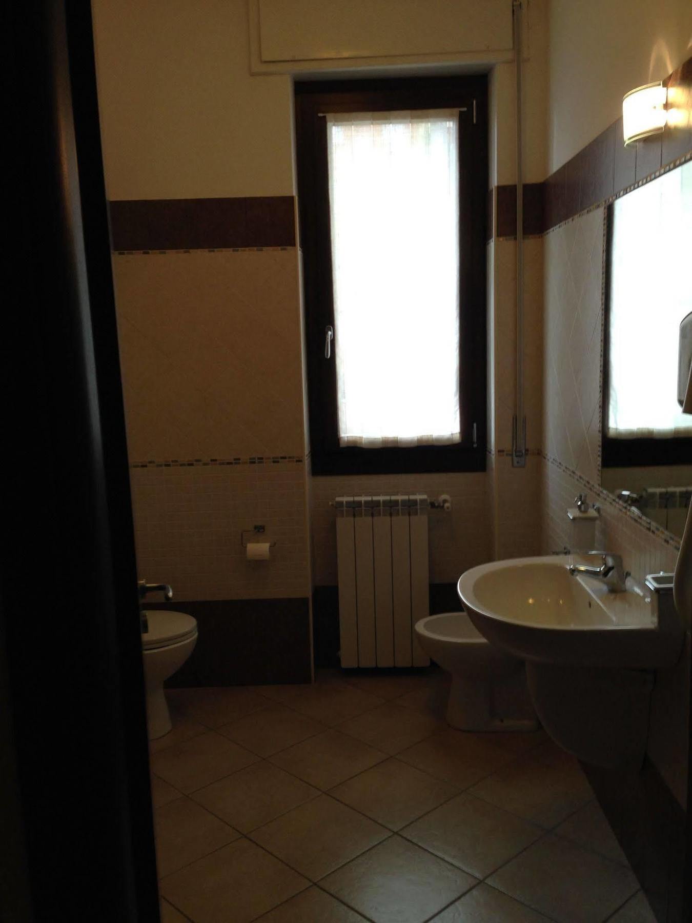 La Porta Accanto 3*